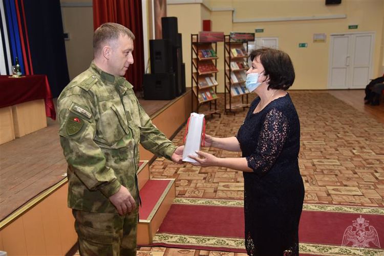   КОМАНДИР ГРОЗНЕНСКОГО СОЕДИНЕНИЯ РОСГВАРДИИ ПРОВЕЛ РАБОЧУЮ ВСТРЕЧУ С ПЕДАГОГИЧЕСКИМ СОСТАВОМ ВЕДОМСТВЕННЫХ УЧЕБНЫХ ЗАВЕДЕНИЙ