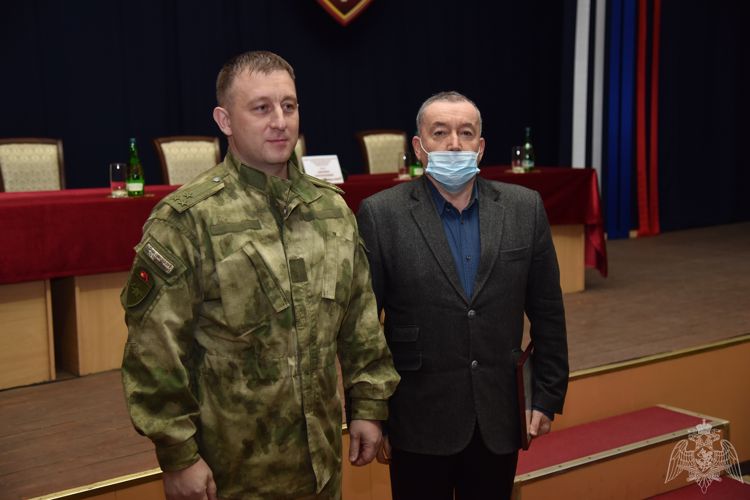   КОМАНДИР ГРОЗНЕНСКОГО СОЕДИНЕНИЯ РОСГВАРДИИ ПРОВЕЛ РАБОЧУЮ ВСТРЕЧУ С ПЕДАГОГИЧЕСКИМ СОСТАВОМ ВЕДОМСТВЕННЫХ УЧЕБНЫХ ЗАВЕДЕНИЙ