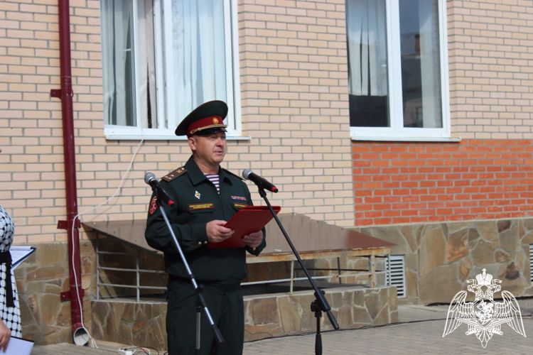ДЕНЬ ЗНАНИЙ СОСТОЯЛСЯ В ГРОЗНЕНСКОЙ ШКОЛЕ РОСГВАРДИИ