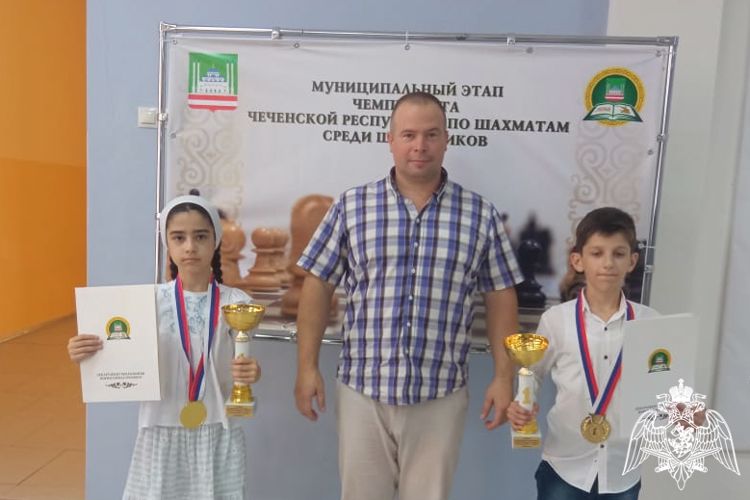 В Грозном учащиеся 1-й школы Росгвардии стали победителями шахматного турнира среди школьников