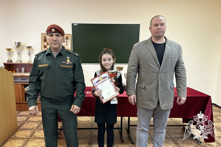 Новогодний шахматный турнир среди учащихся школы Росгвардии состоялся в Грозном 