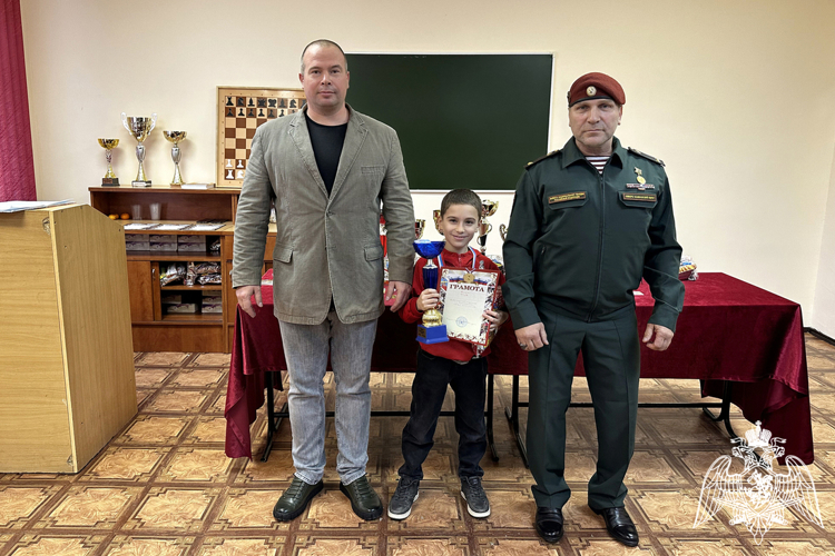 Новогодний шахматный турнир среди учащихся школы Росгвардии состоялся в Грозном 